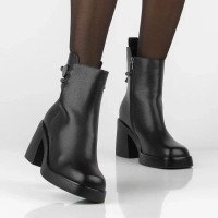 Leather heeled ankle boots Filippo DBT8158/26 BK black