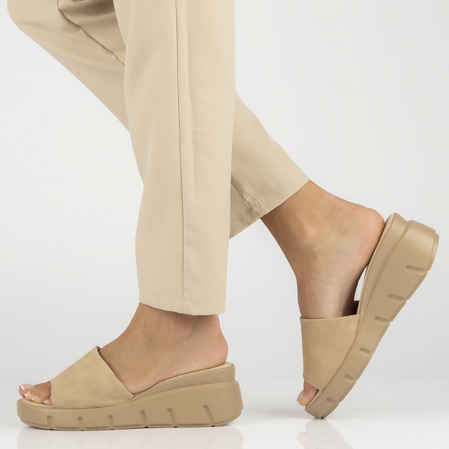 Skórzane klapki Filippo DK4454/23 BE beżowe