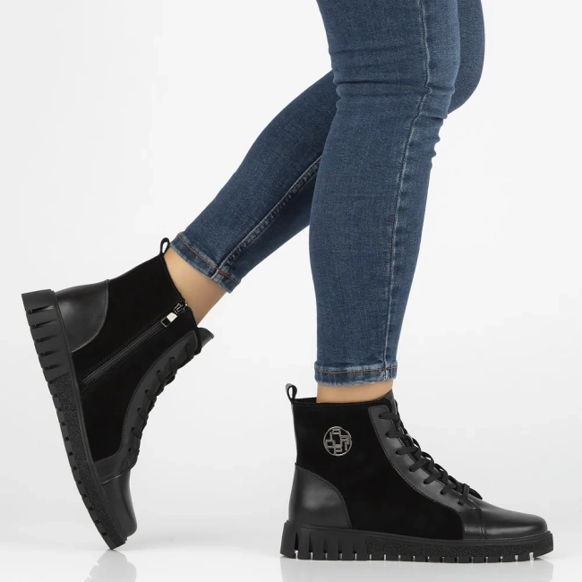 Leather ankle boots Filippo DBT6359/25 BK black