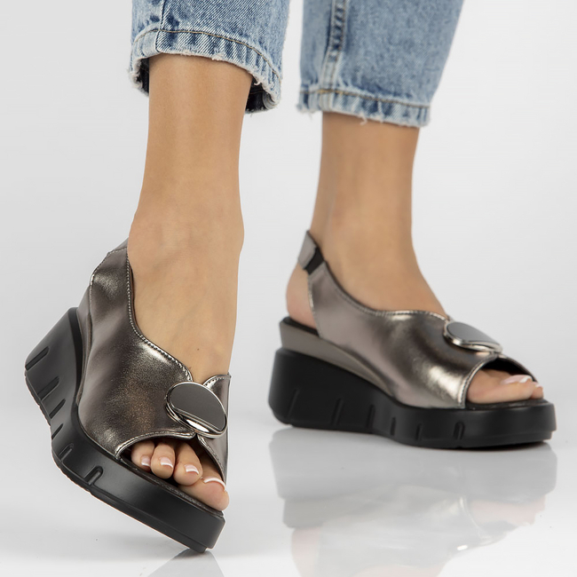 Skórzane sandały na koturnie Filippo DS4457/23 GN gunmetal