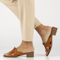 Leather flip-flops Filippo 40236 brown