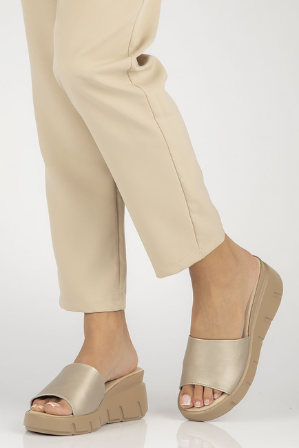 Leather flip-flops Filippo DK4454/23 GO gold