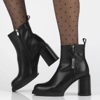 Leather ankle boots Filippo DBT6641/24 BK black