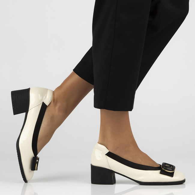 Skórzane czółenka Filippo DP6960/25 BE beżowe