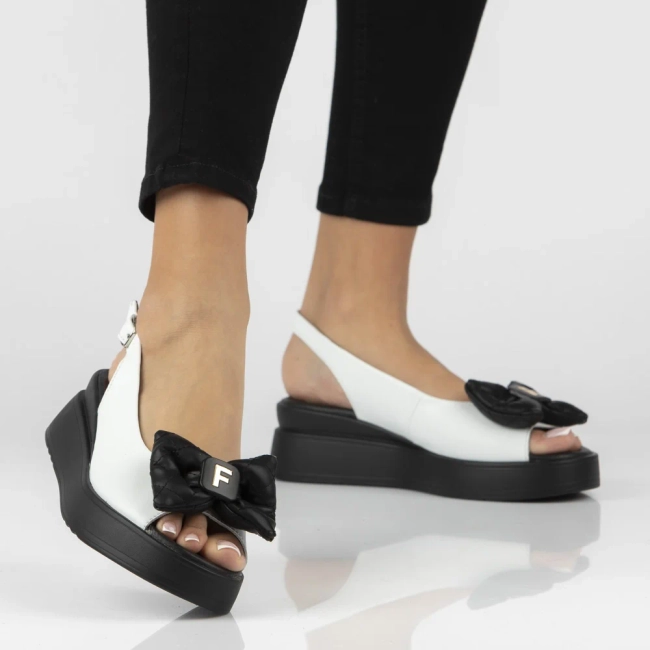 Leather sandals Filippo DS7805/26 WH white