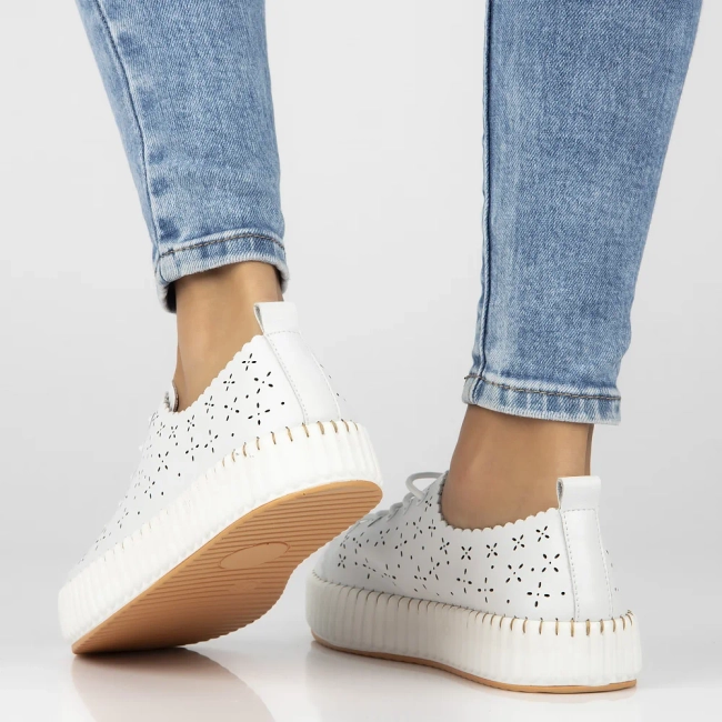 Leather shoes Filippo DP6761/25 WH white