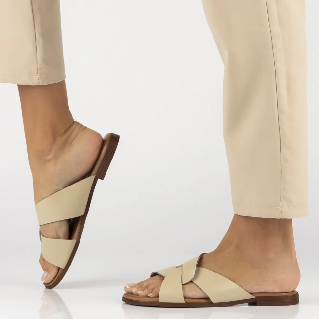 Leather flip-flops Filippo 40388 beige