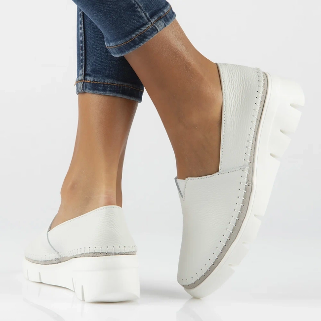 Skórzane półbuty na koturnie Filippo DP6161/25 WH białe