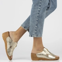 Leather flip-flops Filippo 50109 gold