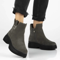 Skórzane botki na platformie Filippo DBT7274/25 GR szare