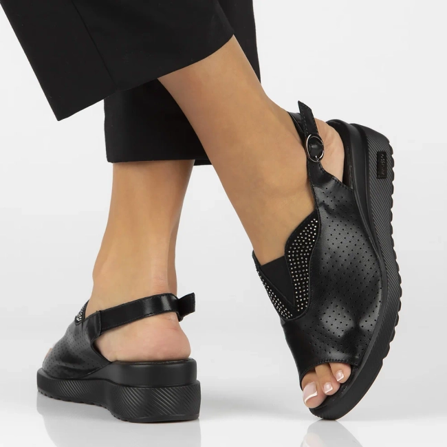 Skórzane sandały na platformie Filippo DS6145/24 BK czarne