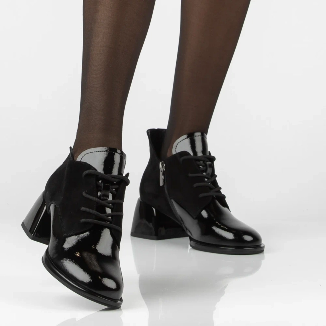 Leather heeled ankle boots Filippo DBT8153/26 BK black