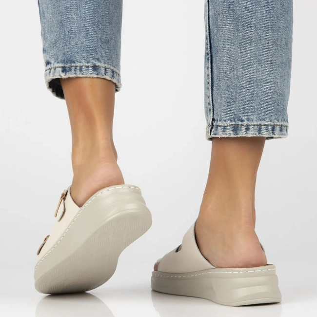 Skórzane klapki Filippo DK7044/25 BE beżowe