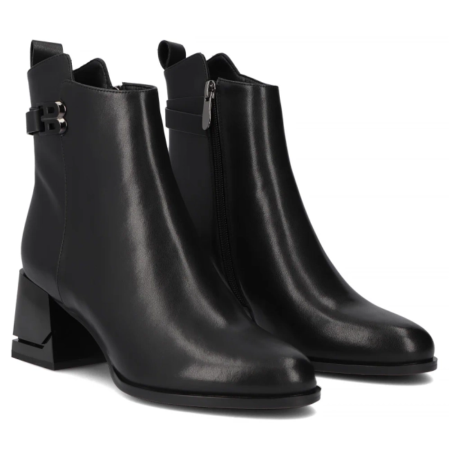 Leather ankle boots Filippo DBT7364/25 BK black