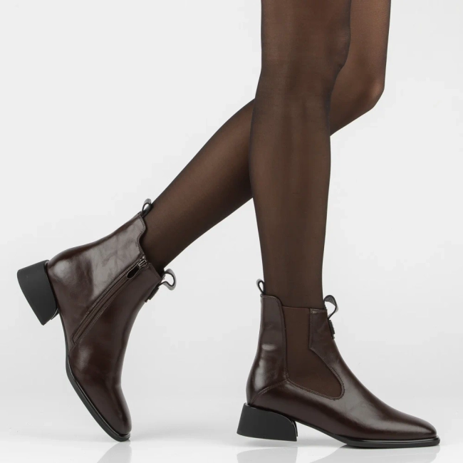 Leather heeled ankle boots Filippo DBT8136/26 BR brown