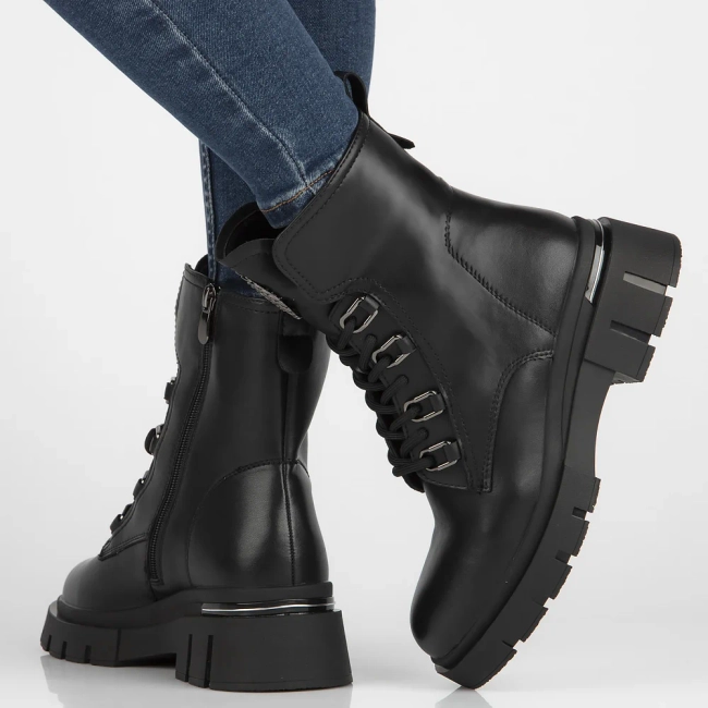 Leather ankle boots Filippo DBT6521/25 BK black