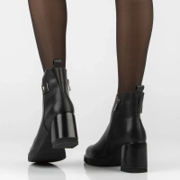 Leather heeled ankle boots Filippo DBT8184/26 BK black