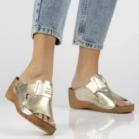 Leather flip-flops Filippo 50109 gold