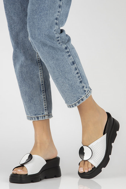 Leather flip-flops Filippo DK4608/23 WH white