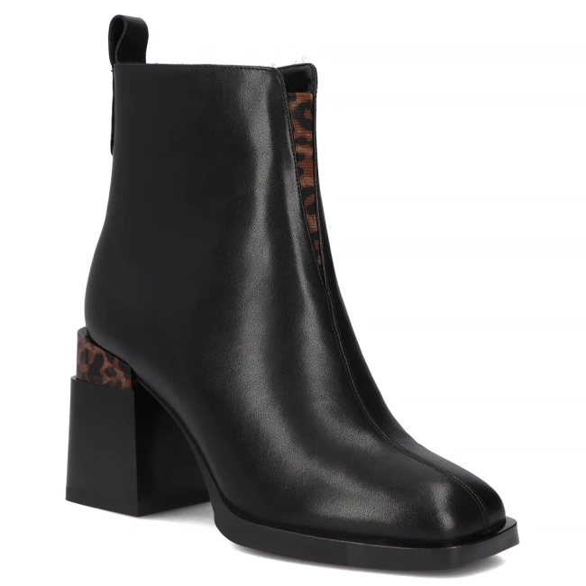 Leather ankle boots Filippo DBT7353/25 BK black