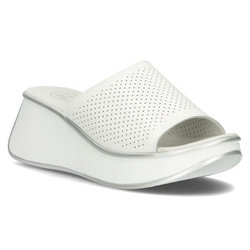 Skórzane klapki Filippo DK3614/22 WH białe