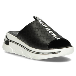 Skórzane klapki Filippo DK3679/22 BK czarne