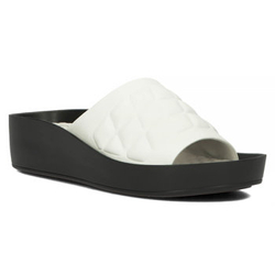 Skórzane klapki Filippo DK4464/23 WH białe