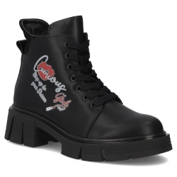 Skórzane botki na obcasie Filippo DBT7147/25 BK czarne